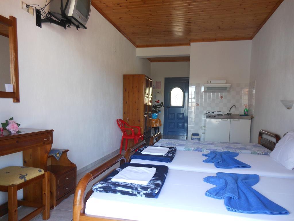 Pansion Giorgos & Rania Apartment Skiathos Room photo