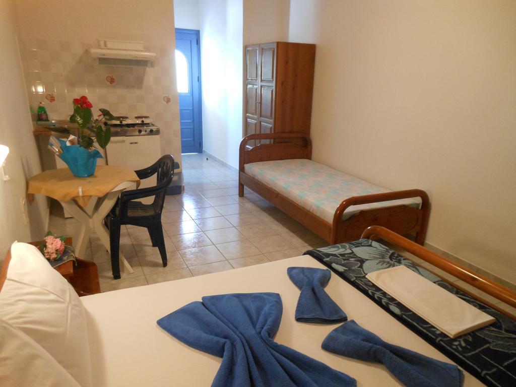 Pansion Giorgos & Rania Apartment Skiathos Room photo