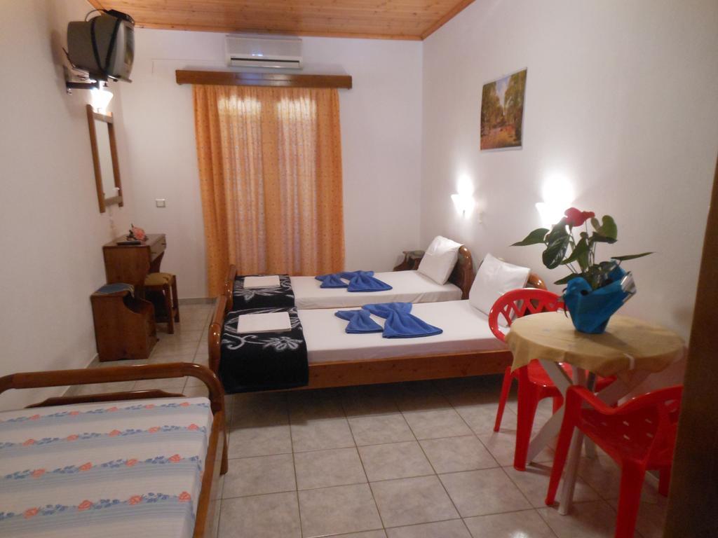 Pansion Giorgos & Rania Apartment Skiathos Room photo